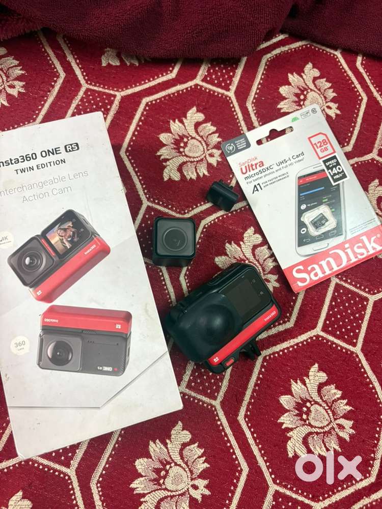 Insta 360 One rs with mic , mic adapter and 128 GB Memory Card
