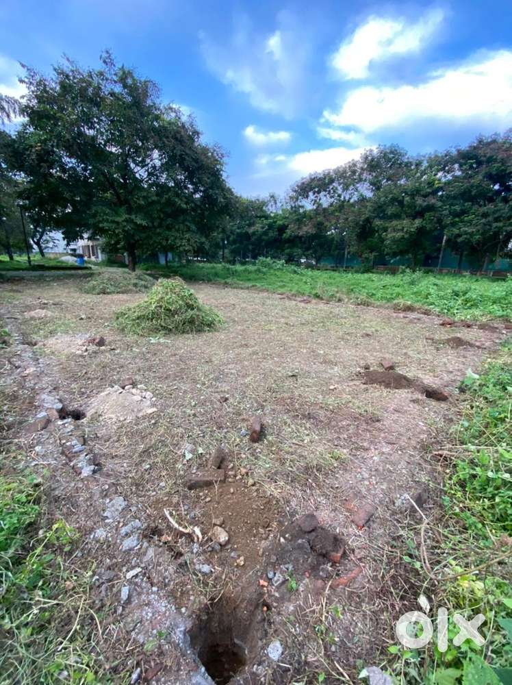2.5 katha north facing land in Uttorayan Siliguri for urgent sale