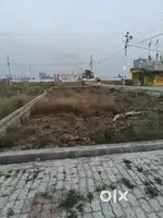 356 gaj corner ka plot hai 40 ft road pe