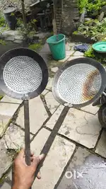 2 करचे है, एक बड़ा है और एक छोटा सिर्फ 300 mae