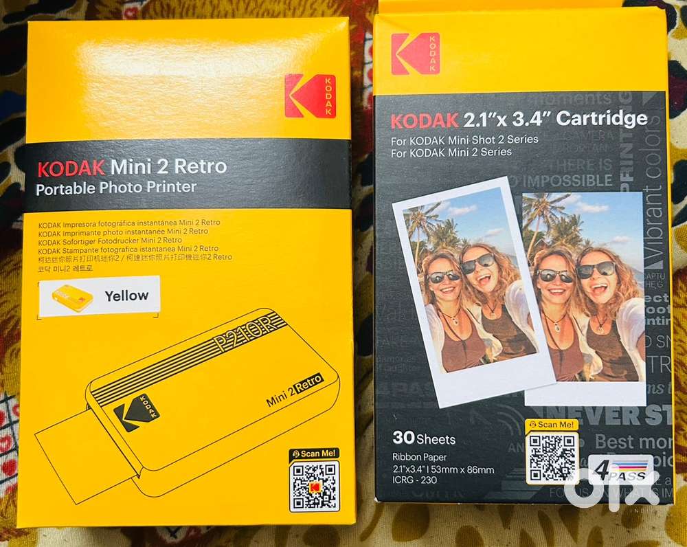 Portable photo printer with 30 sheets cartridge