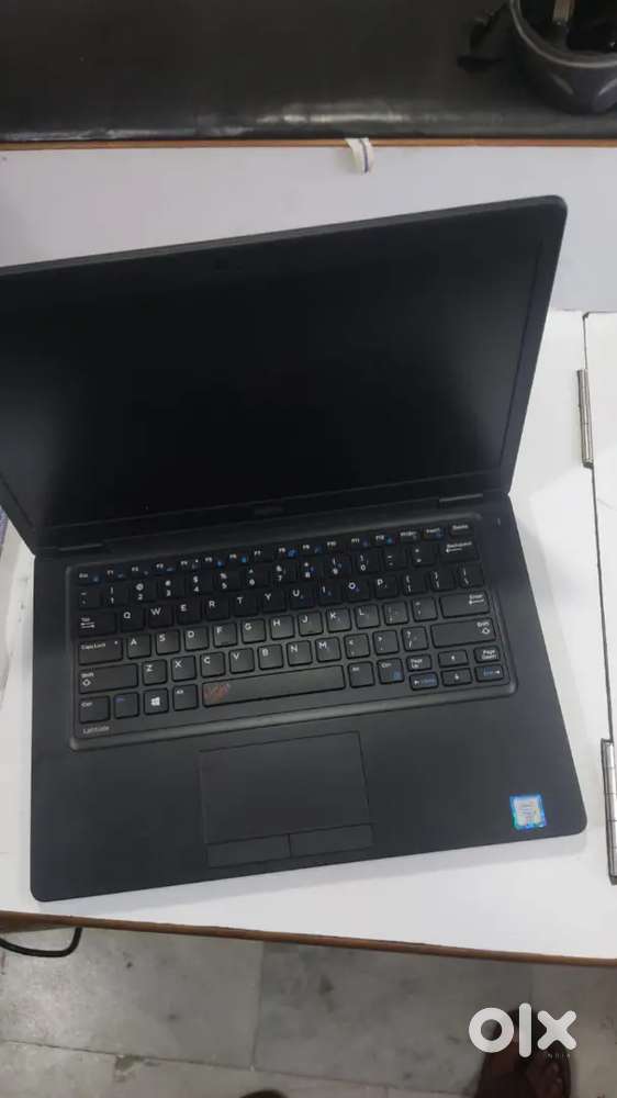 Dell cor i3 ram 8 SSD 256 gb new candision