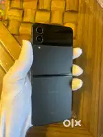 Flip 4 128gb Black Brand new Only phone