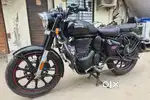 Royal Enfield Classic 350 Dark Stealth Black