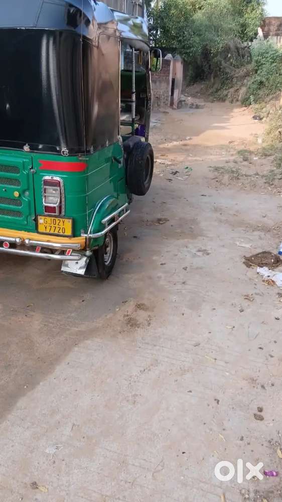 Bajaj RE CNG Auto Rickshaw For Sale – Excellent Condition