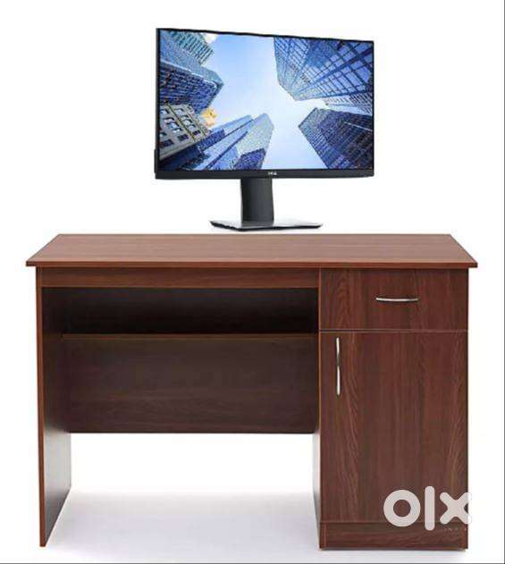 Computer desk Monitor Dell P2422H 24inc