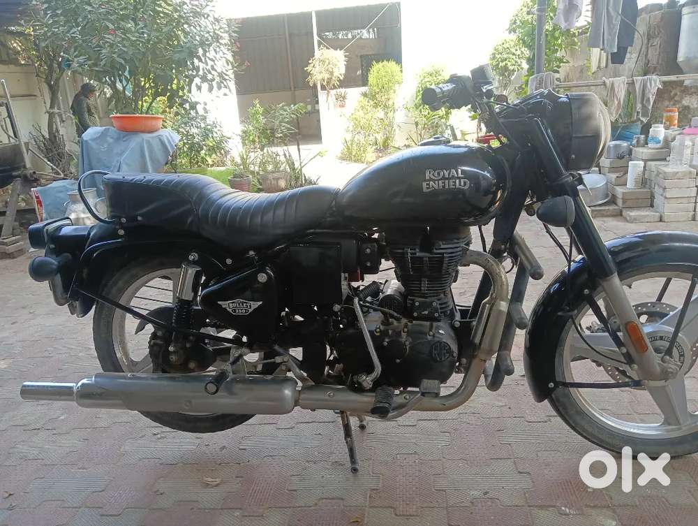 Good condition, alloy wheels, BS6 silencer, colour JET black