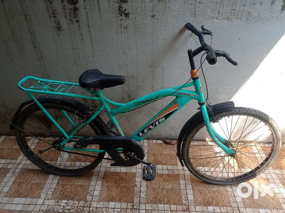 cycle 24T the first person to buy will get a discount of ₹700