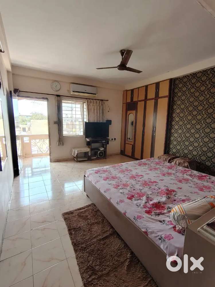 फ्लैट 2 BHK 1500 वर्ग फुट, युवा पेशेवर जोड़ों और परिवार के लिए उपयुक्त