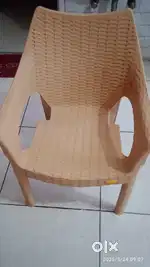 04 No.  plastic sofa chair and 04 No. dining/garden chair for sale