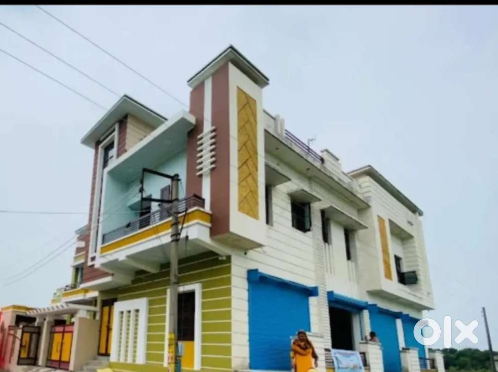 3BHK house along with shops, PG rooms etc.