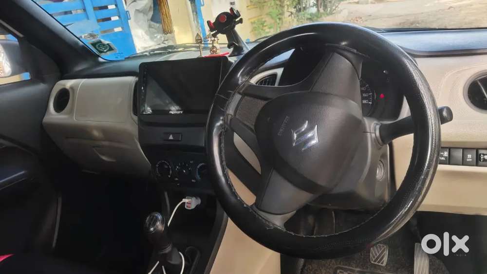 Red taxi driver wanted