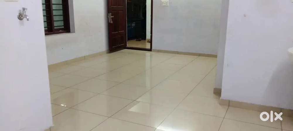 Rental godown  of 800 sqft  1.5 Km from Palarivattom with 18 ft Road