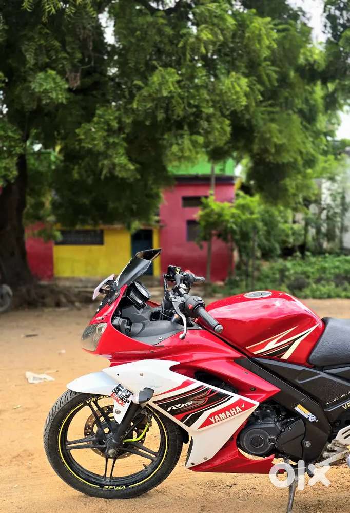 Yamaha R15 V1