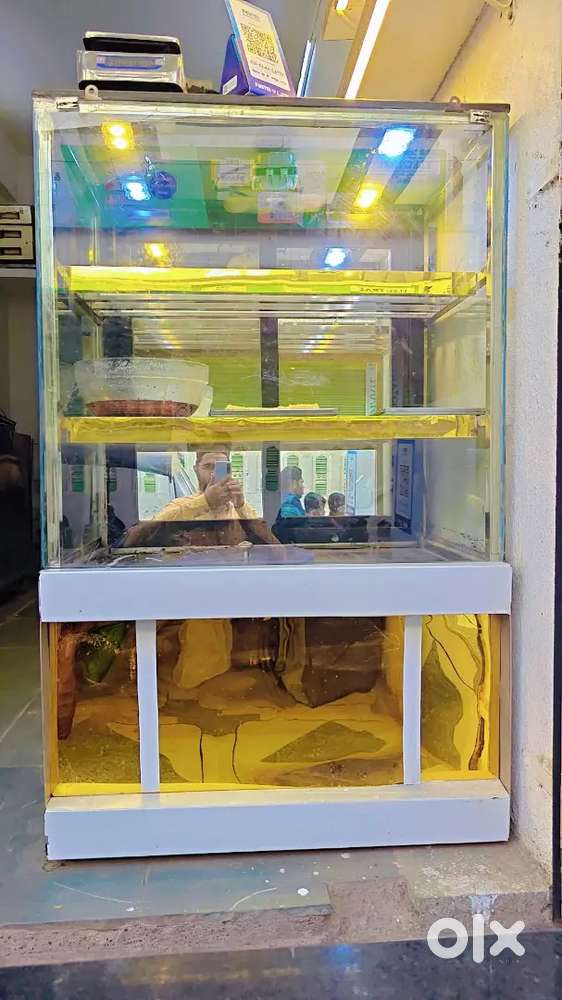 Sweet counter freezer