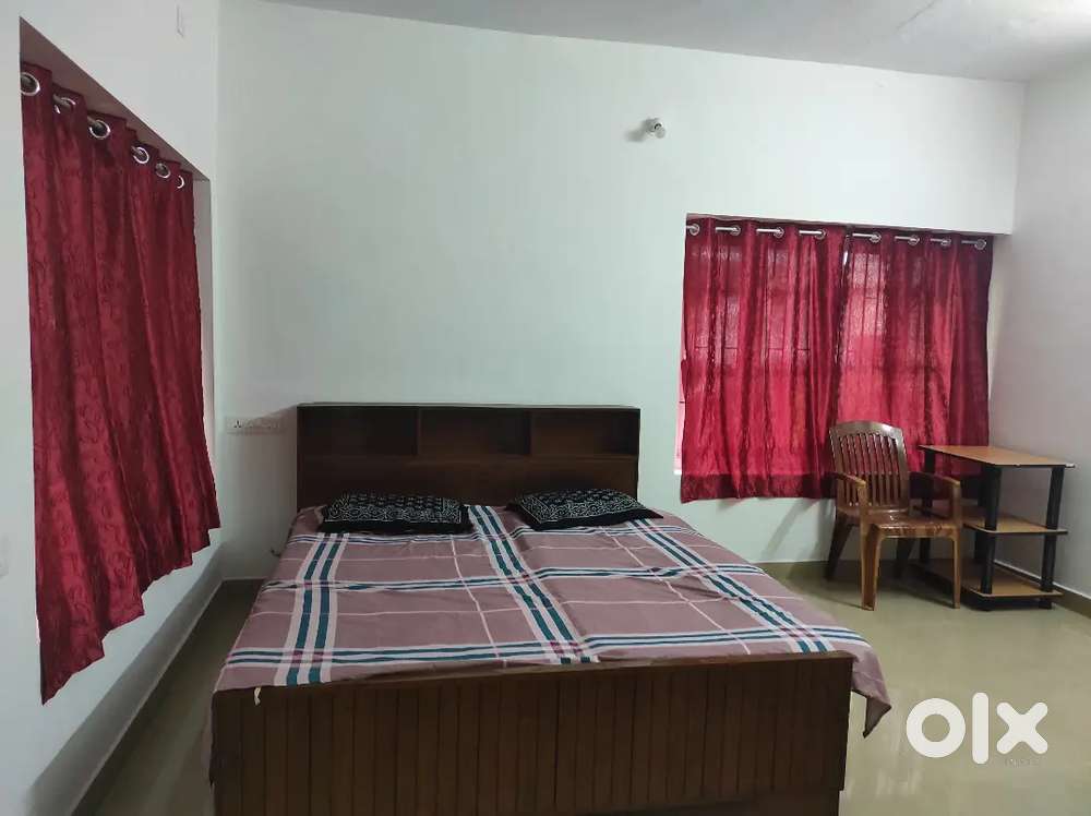 Ladies Paying Guest Accommodations for students, working ladies