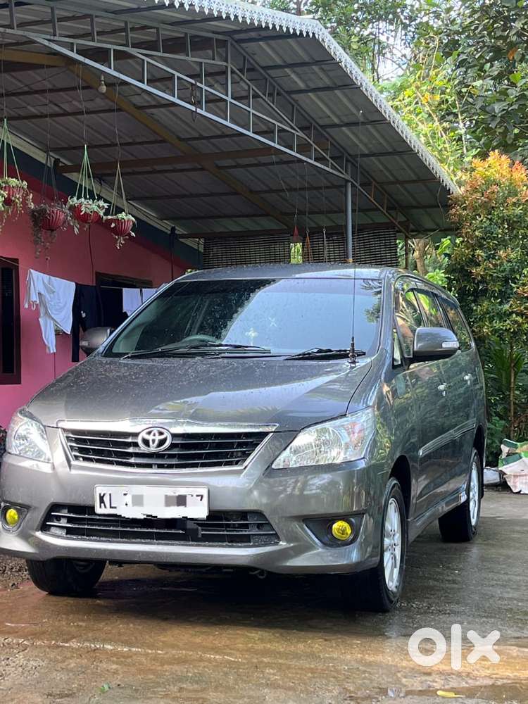Toyota Innova 2.5 V 7 STR, 2013, Diesel