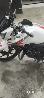 ek dam new hai showroom condition hai