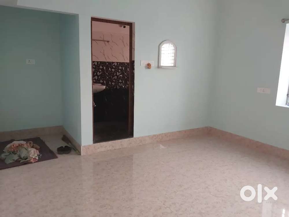 1bhk well ventilated spacious room in peaceful environment.