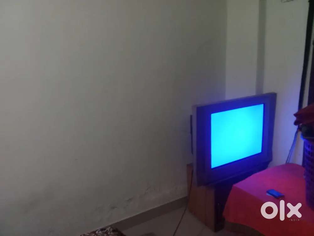 LG FATRON old model with inbuilt surroundings