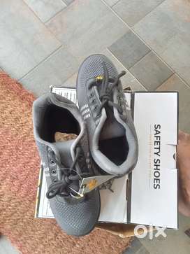Industrial shoes