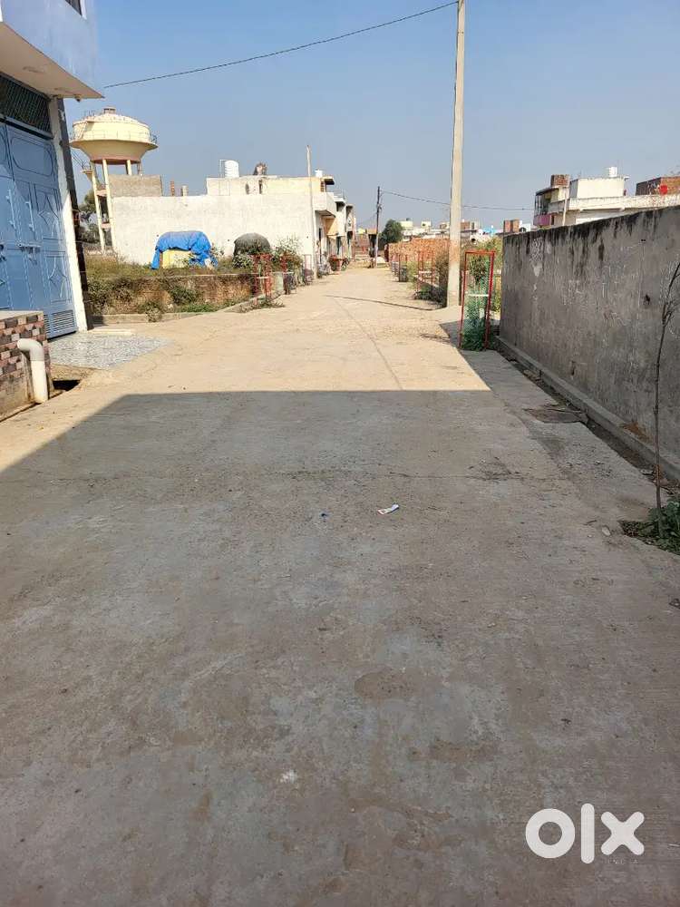 100 gaj ka plot h raj nagar collony khair block colony