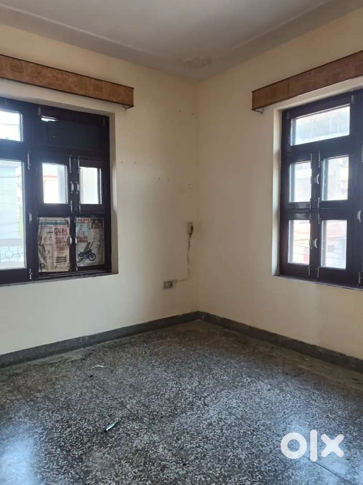 INDEPENDENT 2BHK FLAT AVAILABLE IN BRS NAGAR