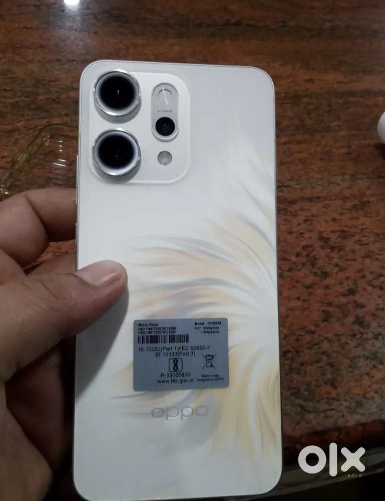 RENO 14PRO ONLY 15 DAYS OLD PAISE JARURAT HAI
