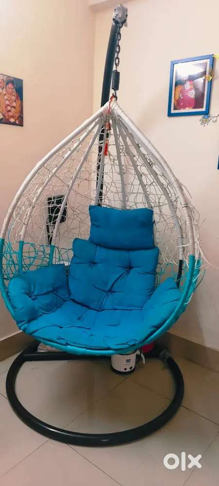 SINGLE SEATER HANGING SWING WITH STAND