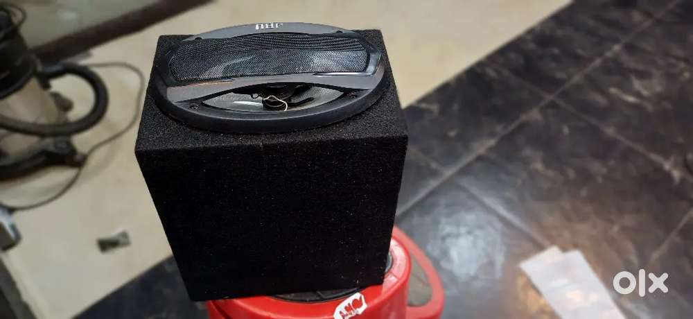 JBU speraks with box