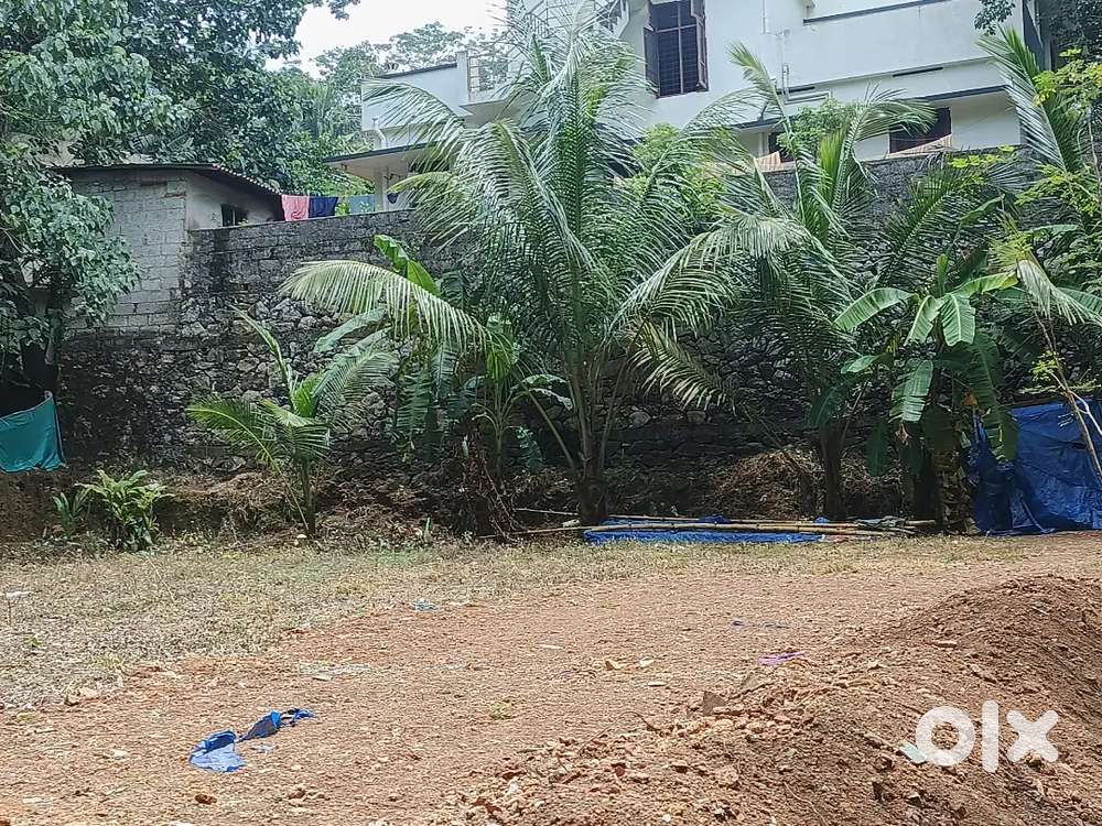 285000₹per cent chemboor krizhibhavan near mainroadside