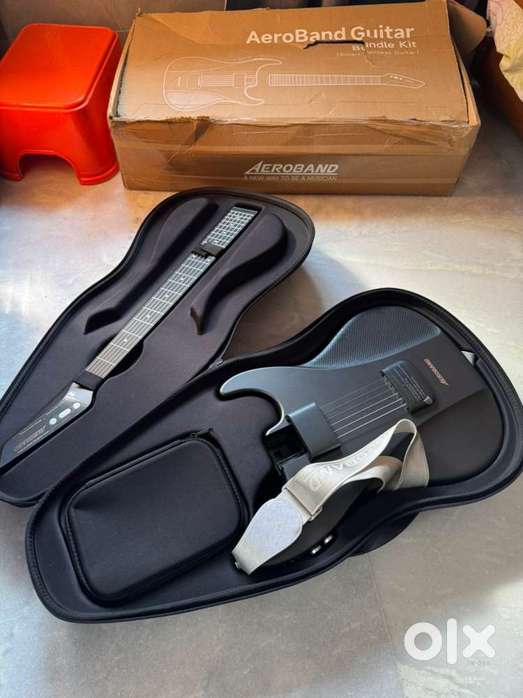 Aeroband guitar (smart guitar with speakers and microphone)