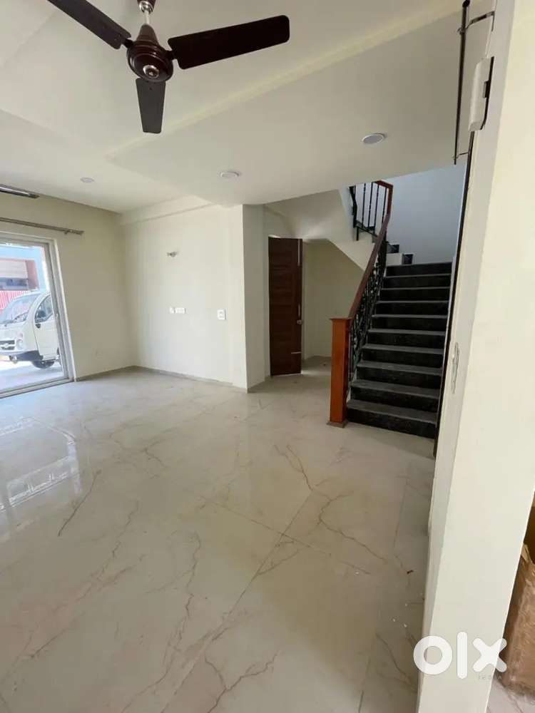 Aerovista Reverdale 3bhk Spacious Villa for sale, Adjoining Aerocity
