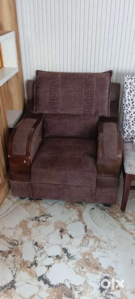 Sofa 3+2 brand new condition