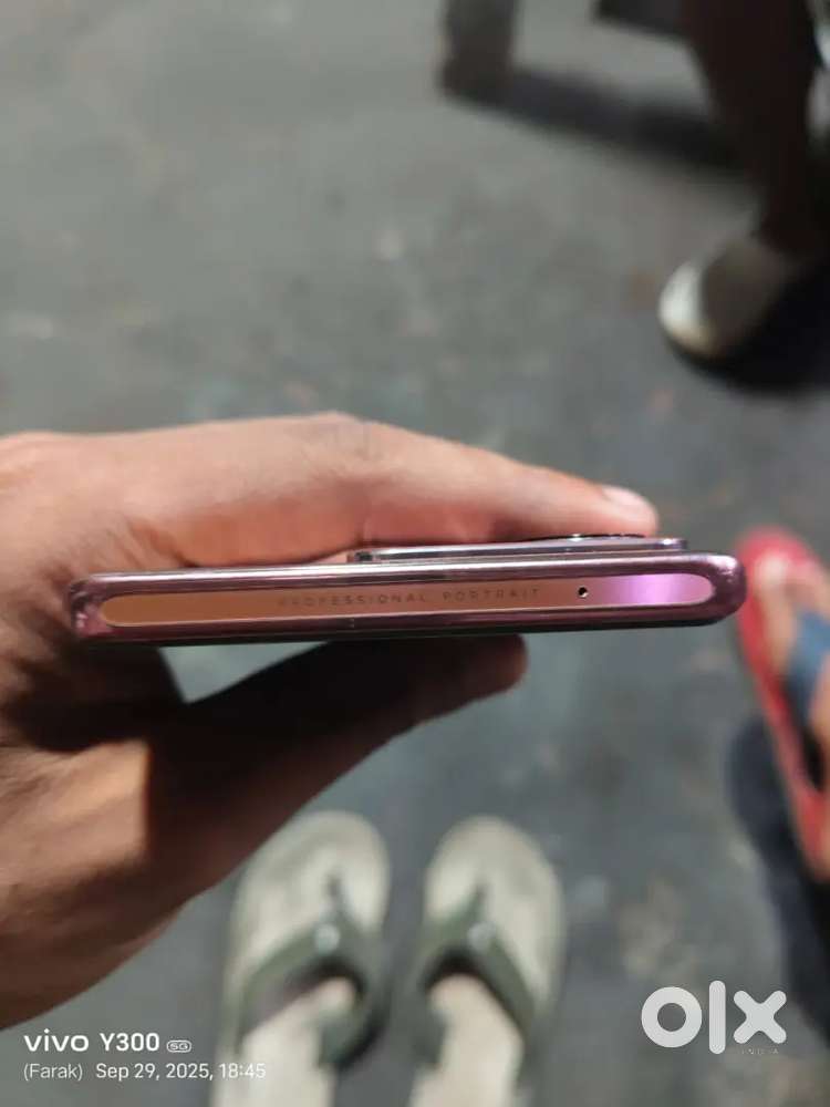 Model no -Vivo V29,, Age - 23/12/2025