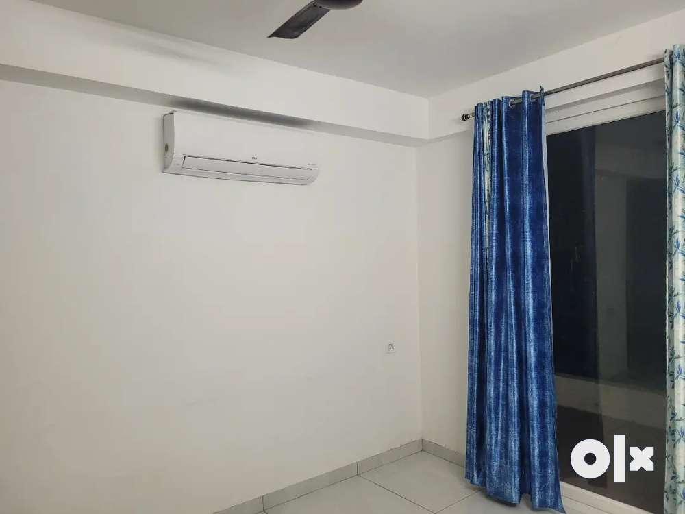 2 BHK Semi Furnished Owner Free Appartment