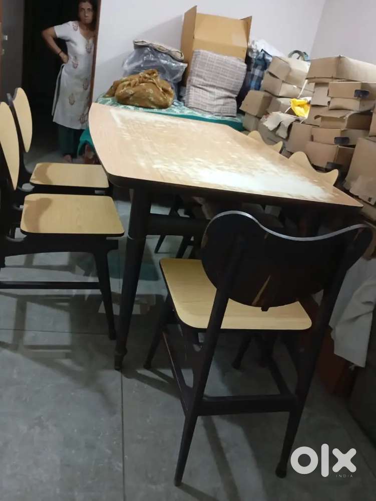 Dining table set