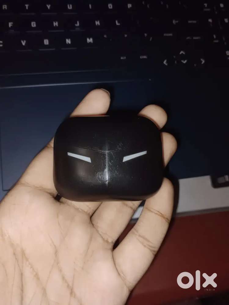 Wings earbuds urgent selling