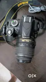 Nikon D3100 Excellent condition !