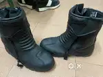Riding shoes