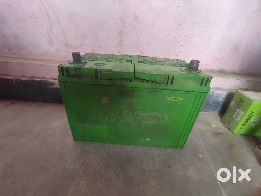 AMARON GOOD CONDITION BATTERY FORTUNER CAR BATTERY