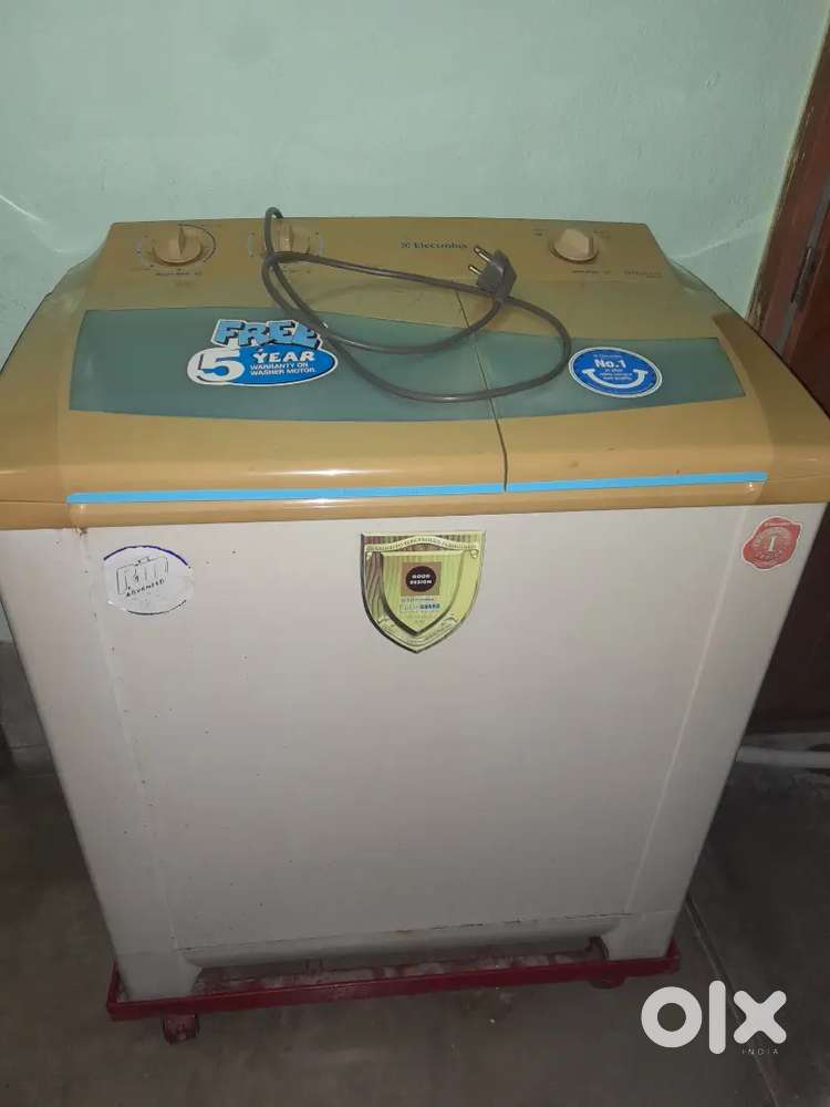 Electrolux Semi Automatic 6.8 Kg Washing Machine