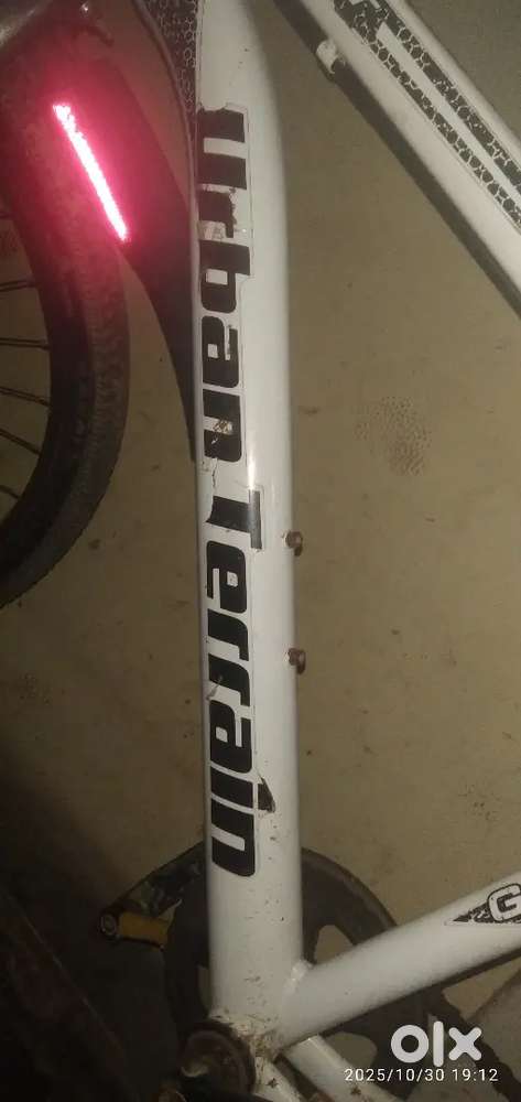 It is a very good cycle 26T and it's brand urban tarrain lainger cycle