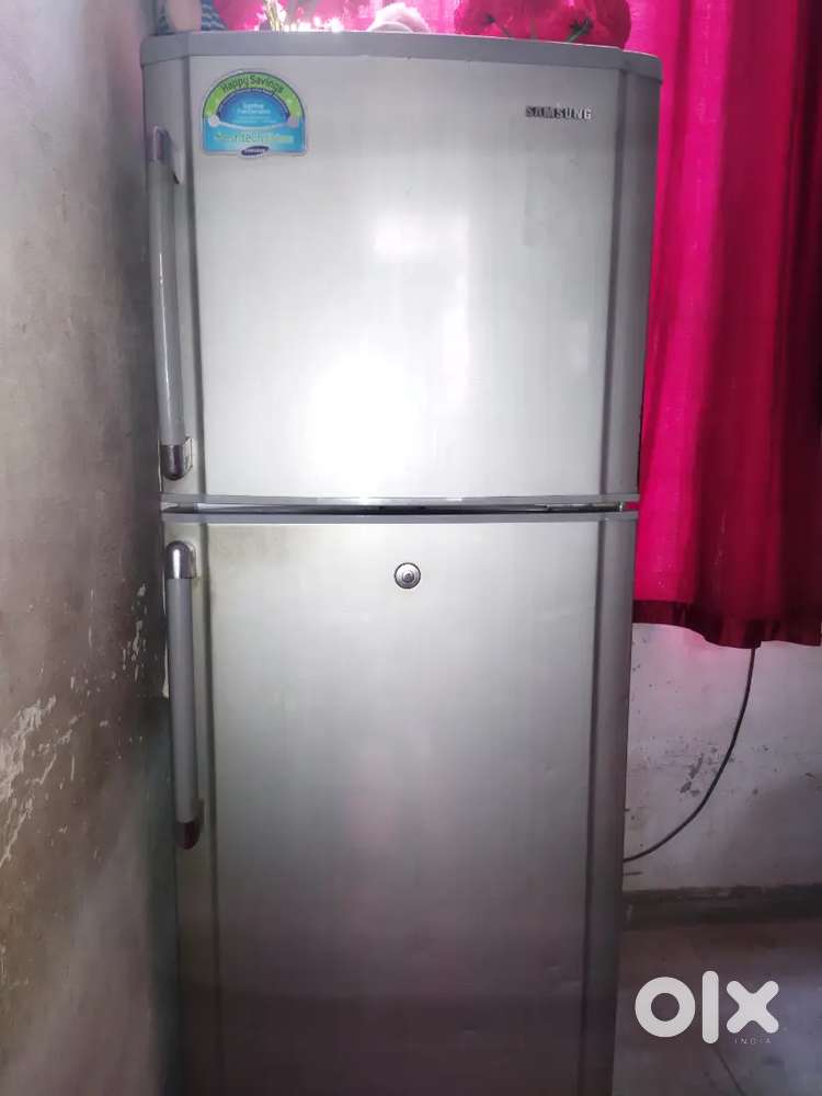 Samsung Ref 300 Ltr 5 star genuine buyer can call me