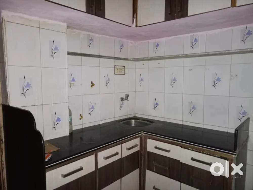 Mavdi chokadi 150 foot ring road balaji hall ni bajuma