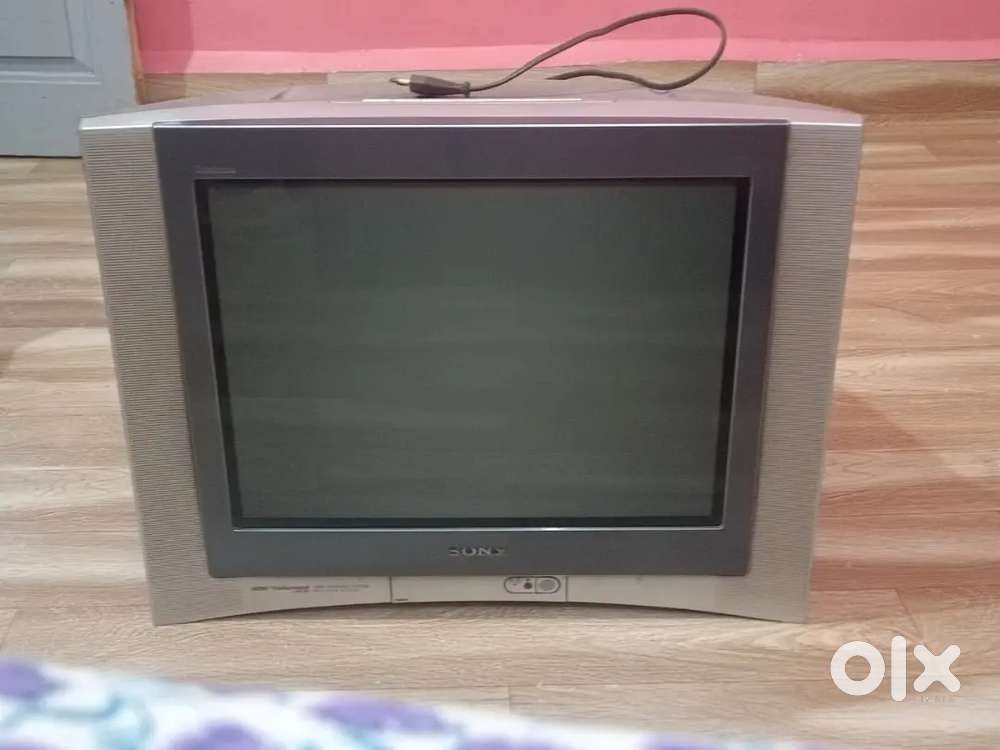 CRT TV with Setup Box & Remote – Fully Working, Good Condition