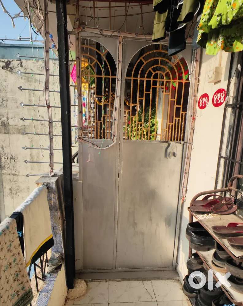 Room selling 414, 415