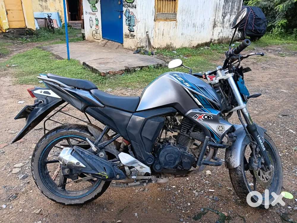 Yamaha FZ-S V2 bike on urgent sell.