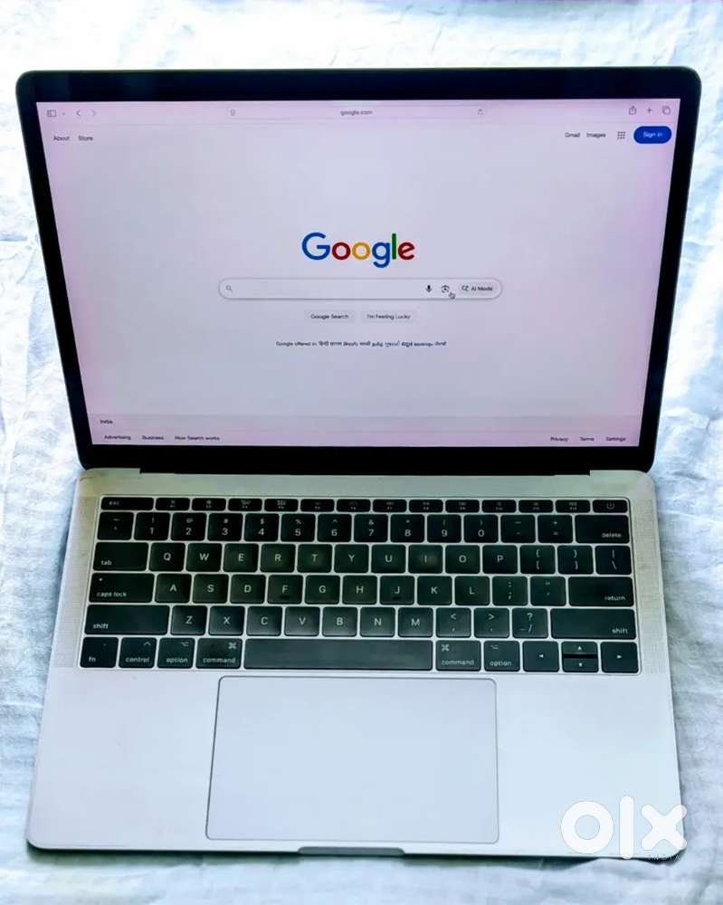 MacBook Pro i5 as clean as new