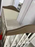 Baby bed with swing